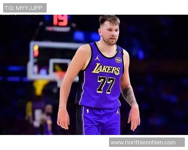 东契奇与CC成功上岸谁才是NBA最大冤种布克华子老詹争议不断